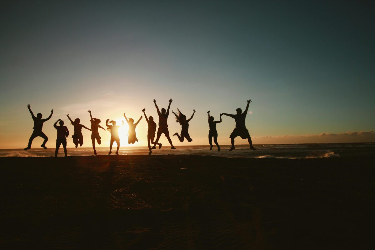 How to Travel with Friends: 5 Essential Tips for a Drama-Free Group Adventure