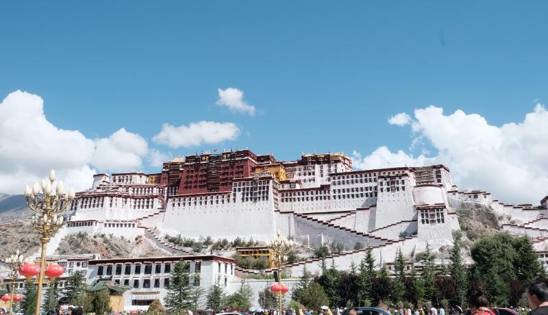 Yangshuo Potala Palace fortress in Lhasa, China