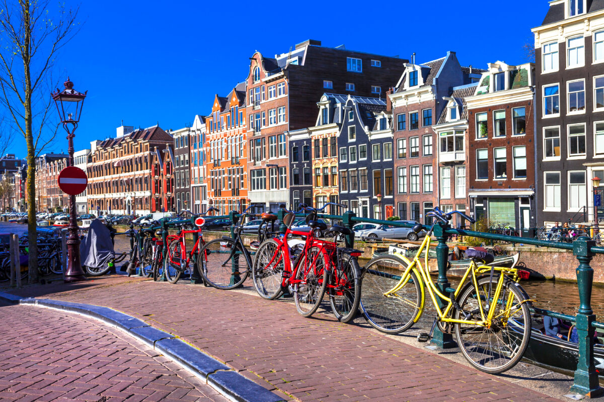 Cycling Through Amsterdam Like a Local: Routes & Gear Tips
