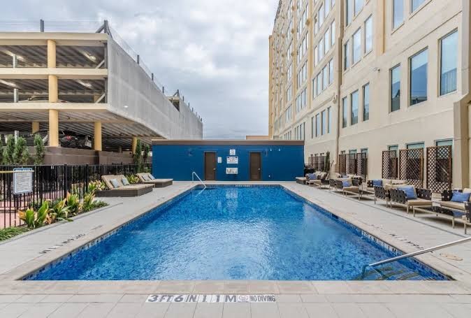 Amyfinehouse Luxury Downtown Stay