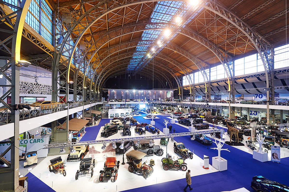 Blue Boulevard of Autoworld Museum