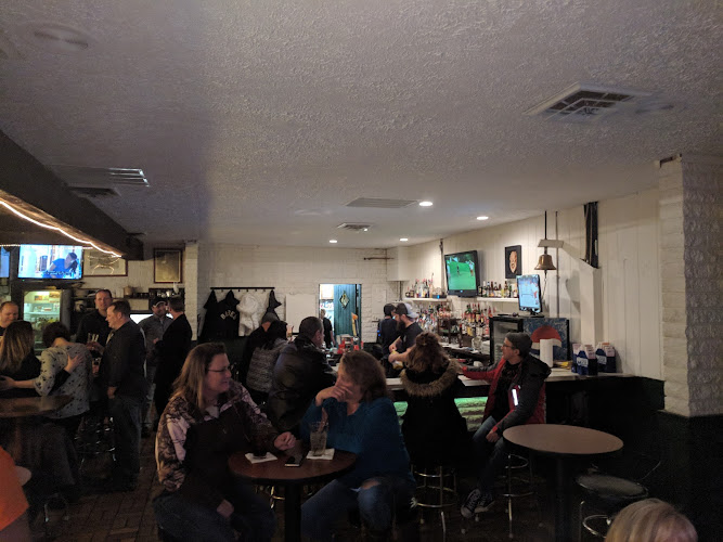 Babe’s Riverfront Bar & Grill