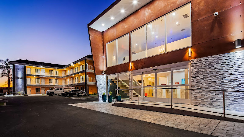 Best Western Plus Continental Inn & Suites