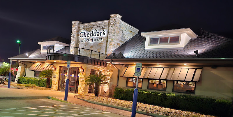 Cheddar’s Scratch Kitchen