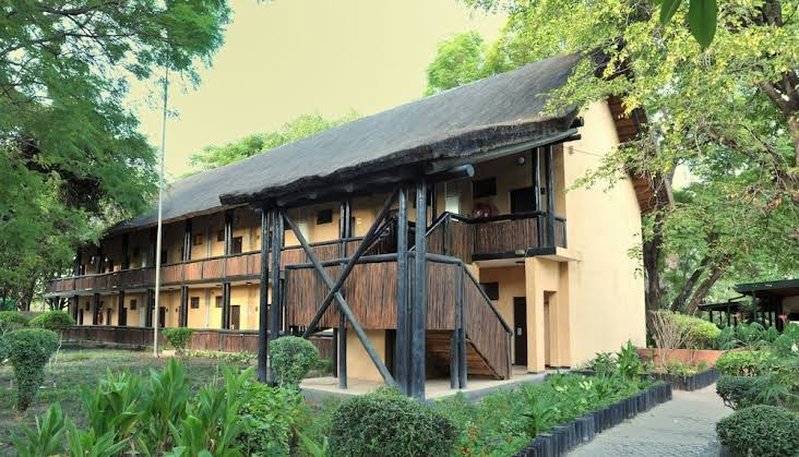 Cresta Riley’s Hotel