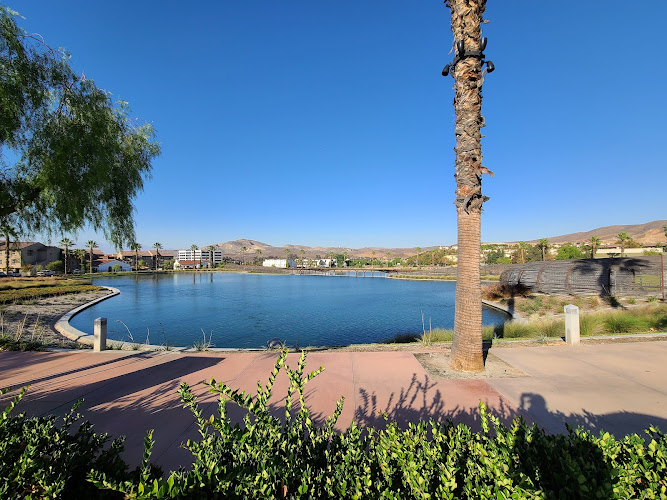 Dos Lagos Park