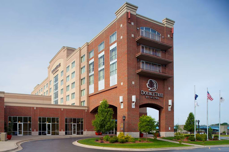 DoubleTree by Hilton Hotel Bay City – Riverfront