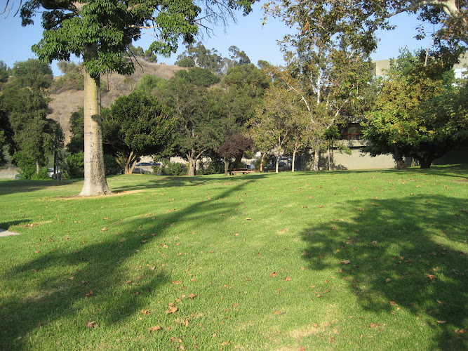 El Paseo De Cahuenga Park