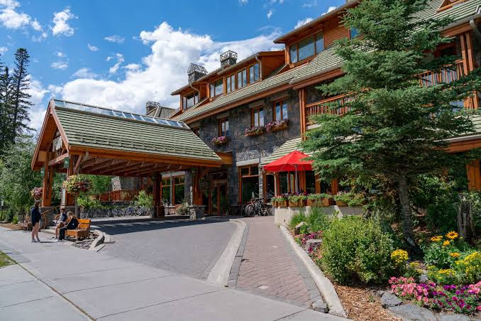 Fox Hotel & Suites