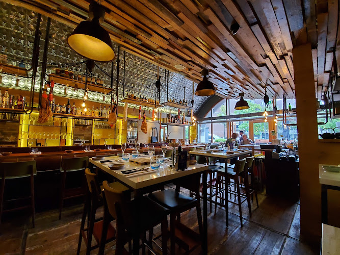 Franky’s Grill | Powered by Food Labs