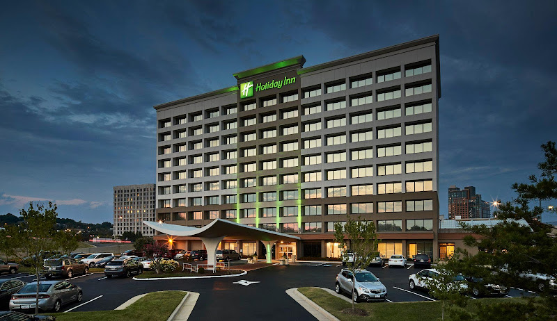 Holiday Inn Alexandria – Carlyle, an IHG Hotel