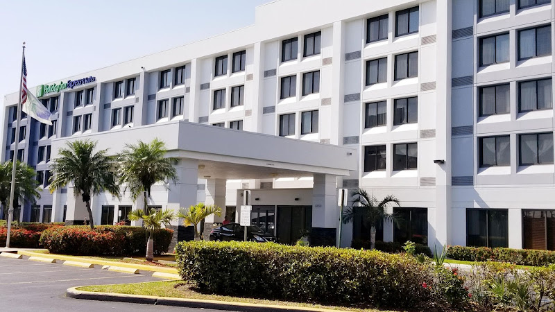 Holiday Inn Express & Suites Miami – Hialeah, an IHG Hotel