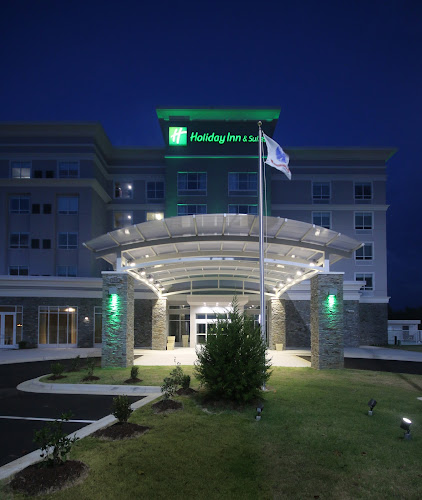 Holiday Inn & Suites Fayetteville W-Fort Bragg Area, an IHG Hotel