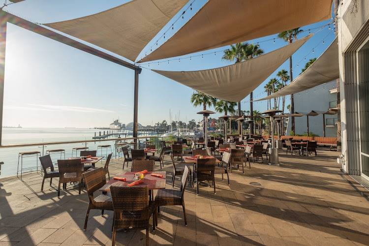 Hotel Maya – a DoubleTree by Hilton