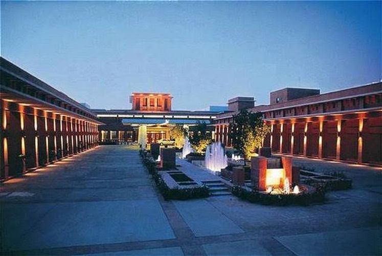 Jaypee Palace Hotel & Convention Centre – 5 Star Deluxe Hotel in Agra
