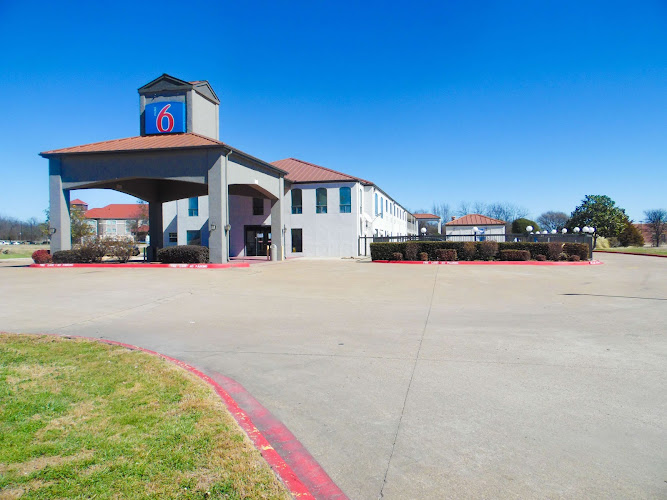 Motel 6 Ennis, TX