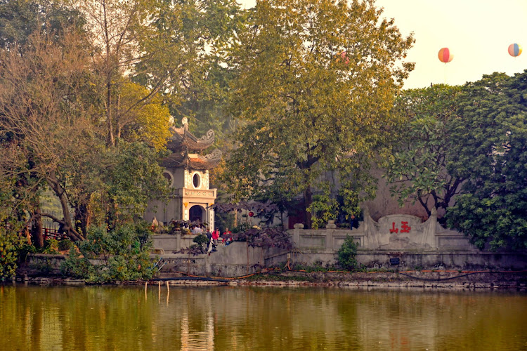 Ngoc Son Temple