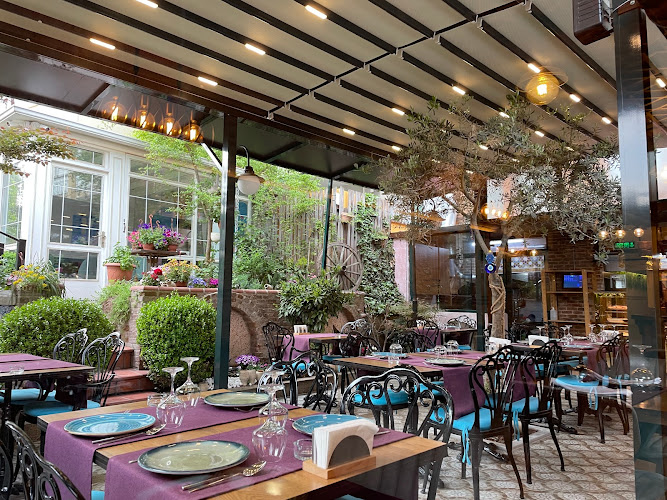 Olive Garden Cafe & Restaurant