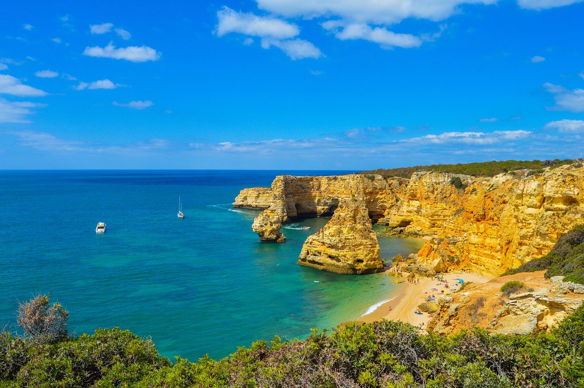 Marinha Cove