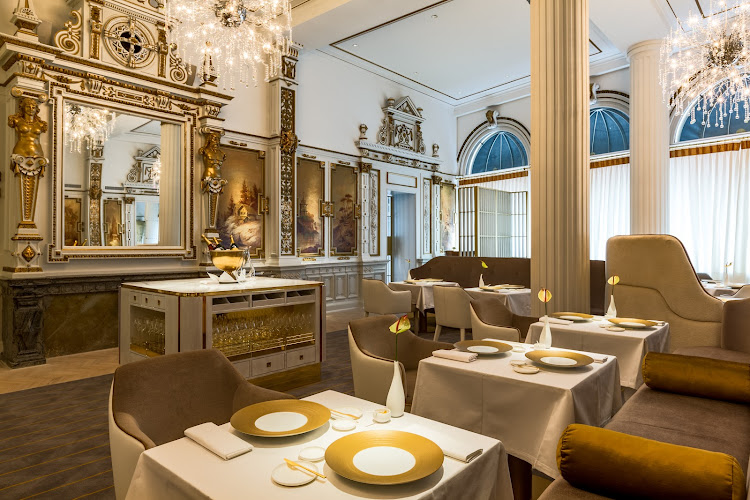 Restaurant The White Room by Jacob Jan Boerma