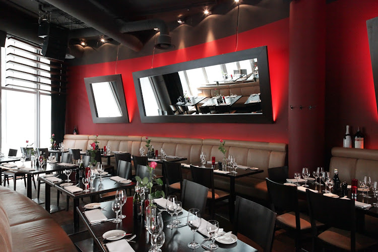 riva restaurant & bar