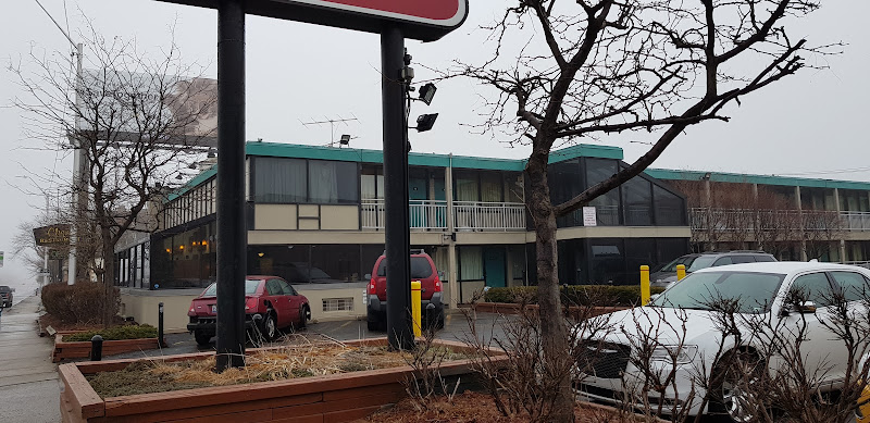 Rivertown Inn & Suites