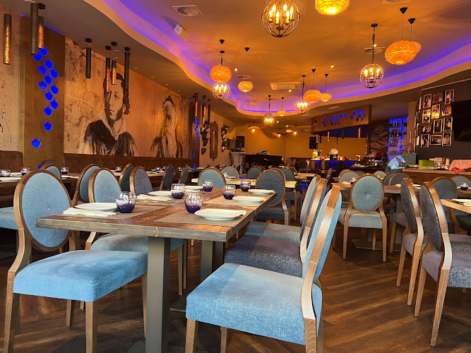 Shemesh Restaurant & Bar