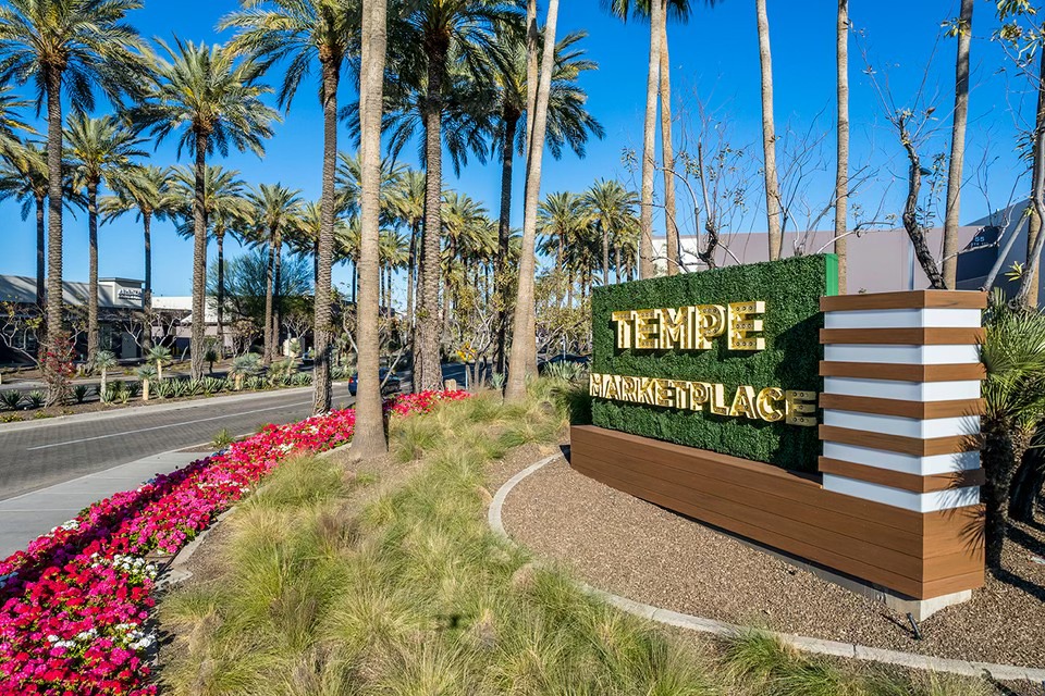 Tempe Marketplace sign entrance
