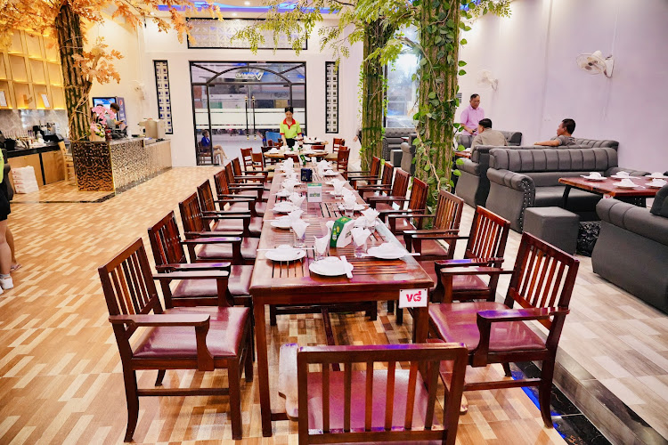 V Grand Restaurant