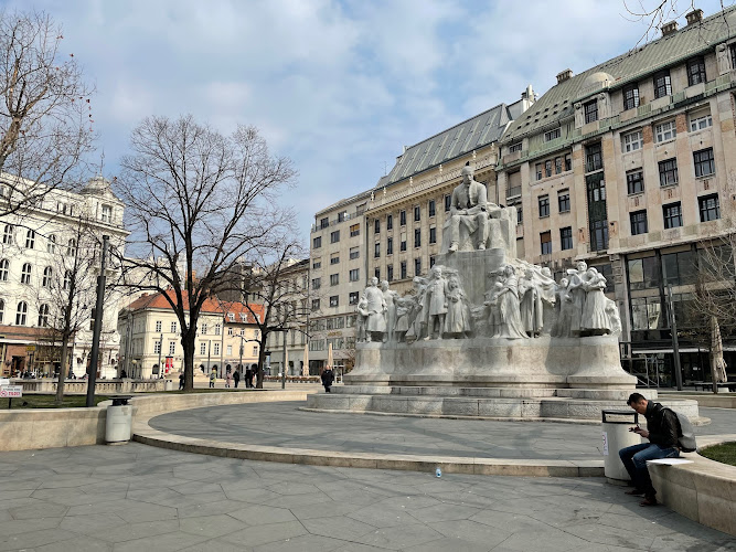Vörösmarty tér