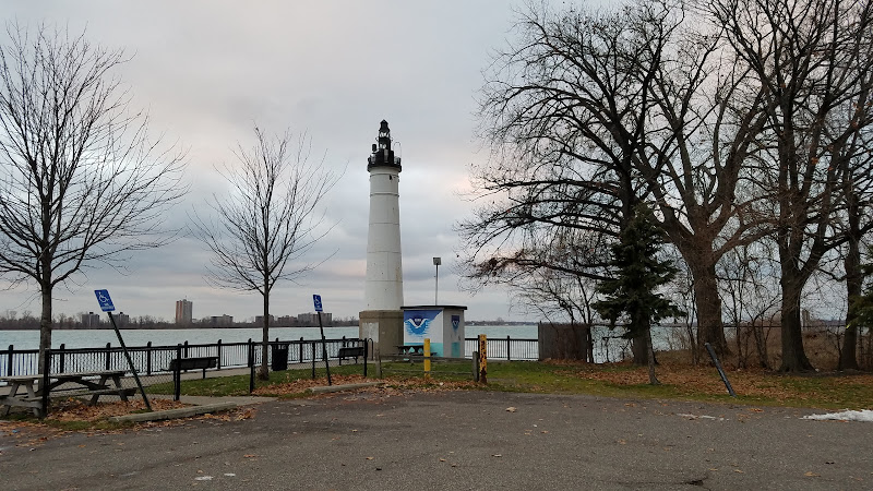 Windmill Point Lighthouse