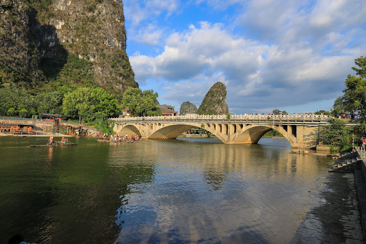 Yangshuo Mountain Retreat
